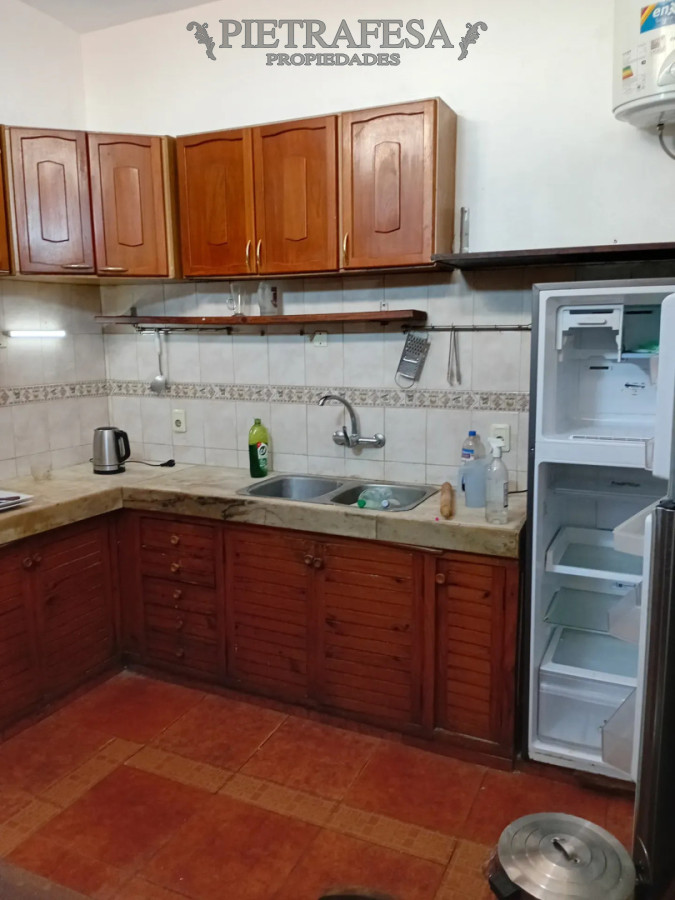 Casa ID.15836 - Casa en alquiler, 3 dormitorios, 3 baños, patio, garaje. Capurro.