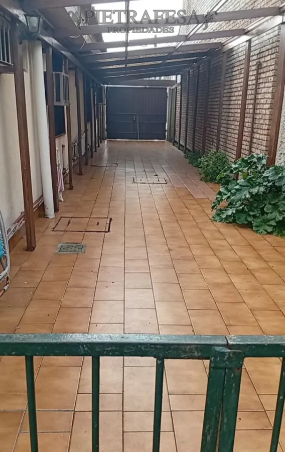 Casa ID.16215 - Casa en alquiler, 2 dormitorios, 1 baño, patio. Carrasco.
