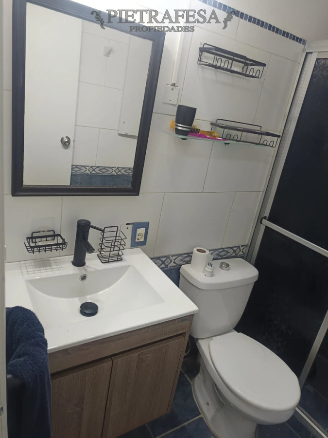 Casa ID.15746 - Casa en alquiler, 2 dormitorios, 2 baños, patio con parrillero, cochera. Brazo Oriental.