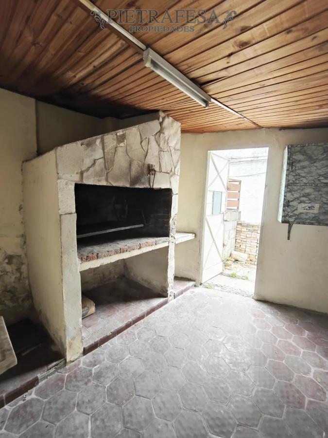 Casa ID.13588 - Casas en alquiler, 5dormitorios, 3 baños, patio, azotea. Paso Molino.