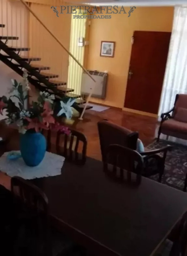 Casa ID.8809 - Casa en venta, 4 dormitorios, 3 baños, patio, barbacoa, garaje, Ramón y Cajal, La Blanqueada.