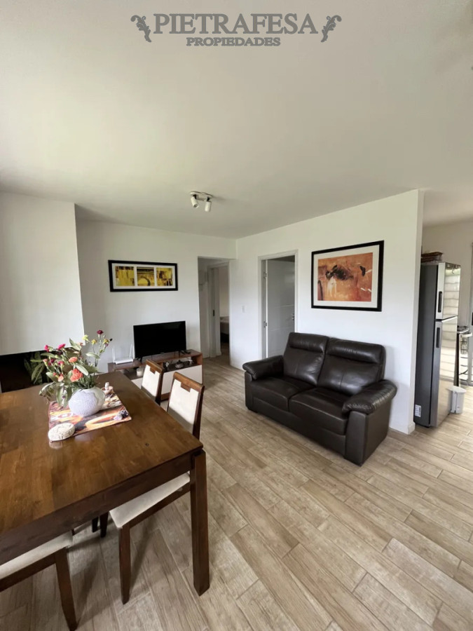 Casa ID.15022 - Casa en venta, 2 dormitorios, 1 baño, patio con parrillero, cochera. Solymar.