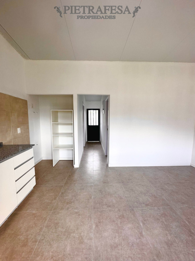 Casa ID.15347 - Casa en alquiler, 1 dormitorio, 1 baño, patio con parrillero, cochera. El Pinar.