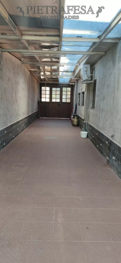 Casa ID.9911 - Casa en venta 3 dormitorios, 2 baños, fondo, gje- Bella Italia