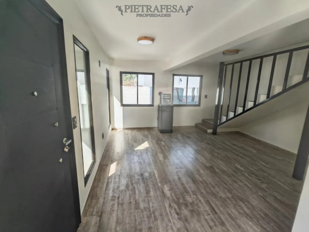 Casa ID.16374 - Casa en venta a estrenar - 3 dormitorios - 2 baños - Patio - Cochera 