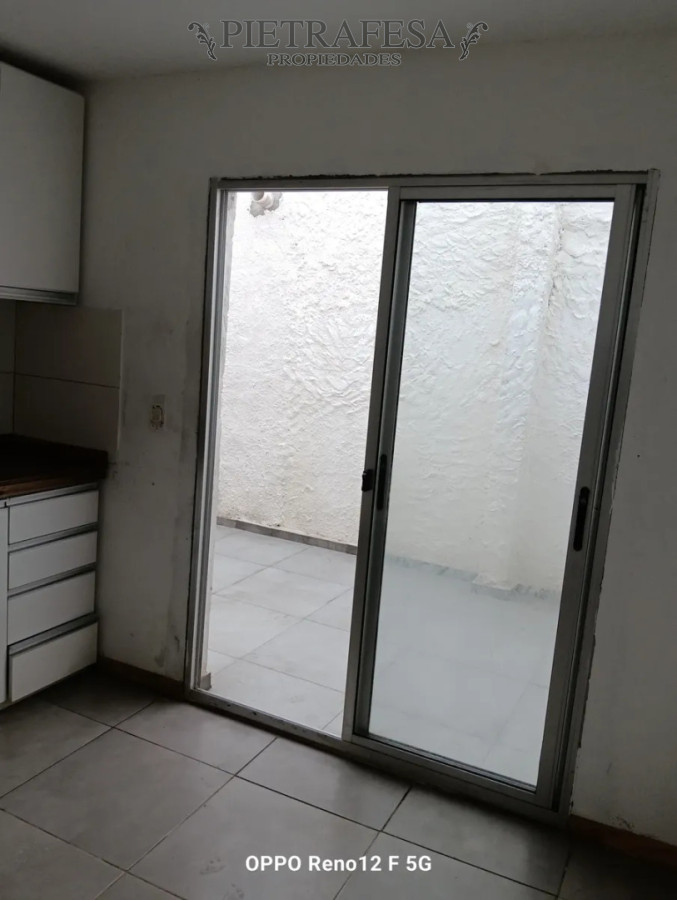 Casa ID.15942 - Casa en alquiler, 1 dormitorio, 1 baño, patio. Cerrito.