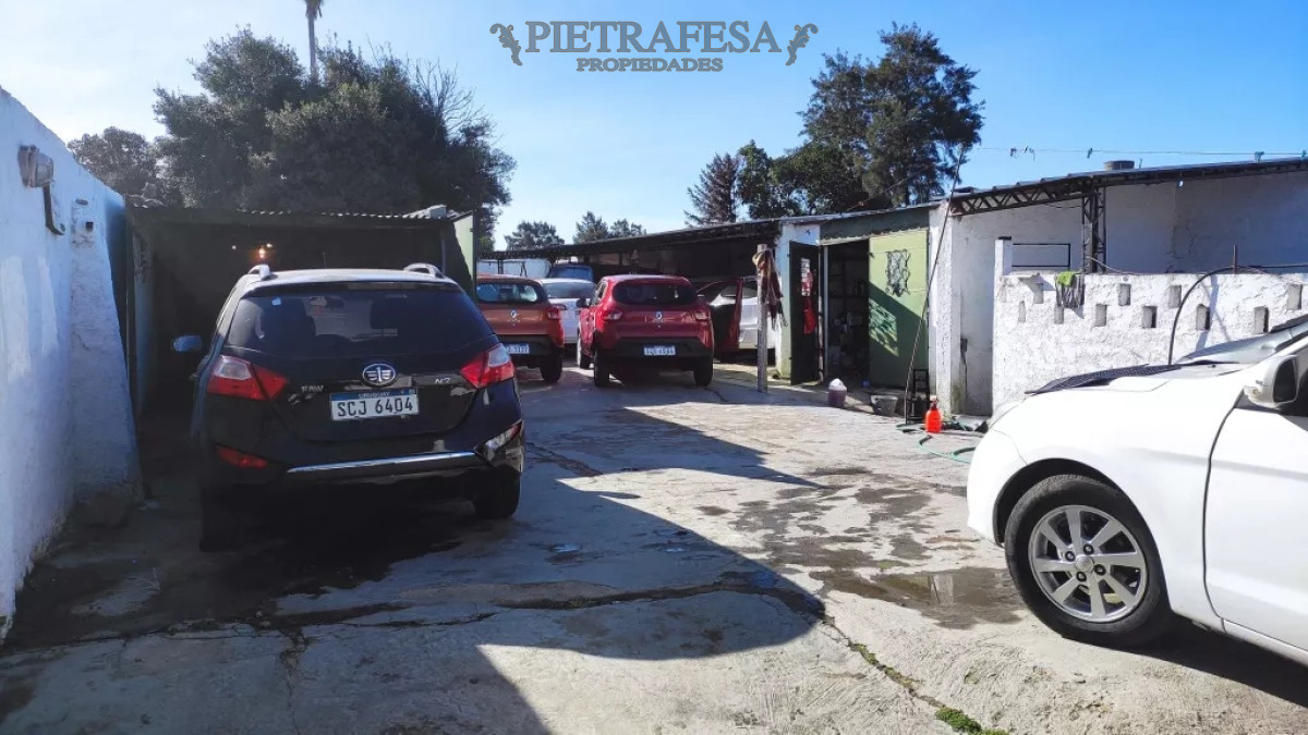 Casa ID.10986 - Casa en venta, 3 dorm, 3 baños, fondo, barbacoa, cochera