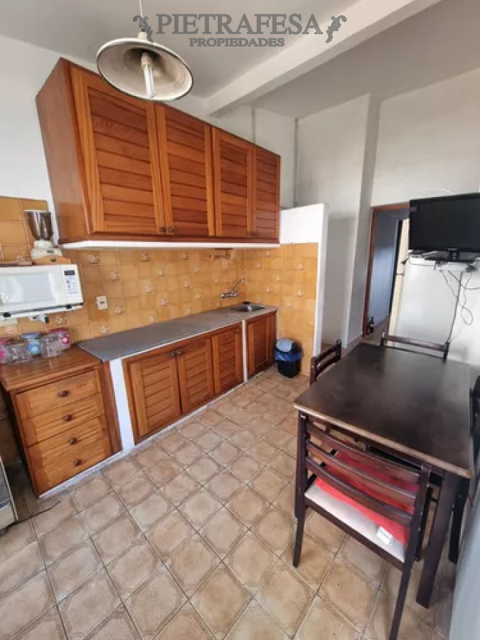 Casa ID.13118 - Casa en alquiler, 3dormitorios, 1baño, patio. Tres Cruces.