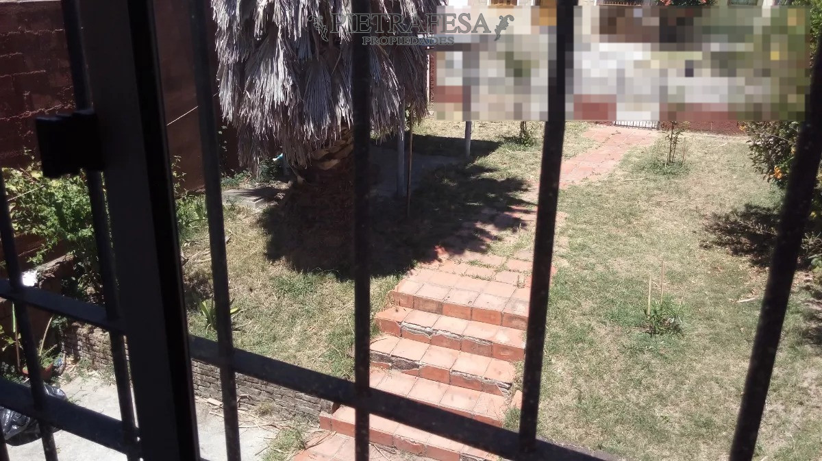 Casa ID.7544 - Casa en venta 3 dormitorios, 1 baño, cochera, frente y fondo- José Mármol - La Teja