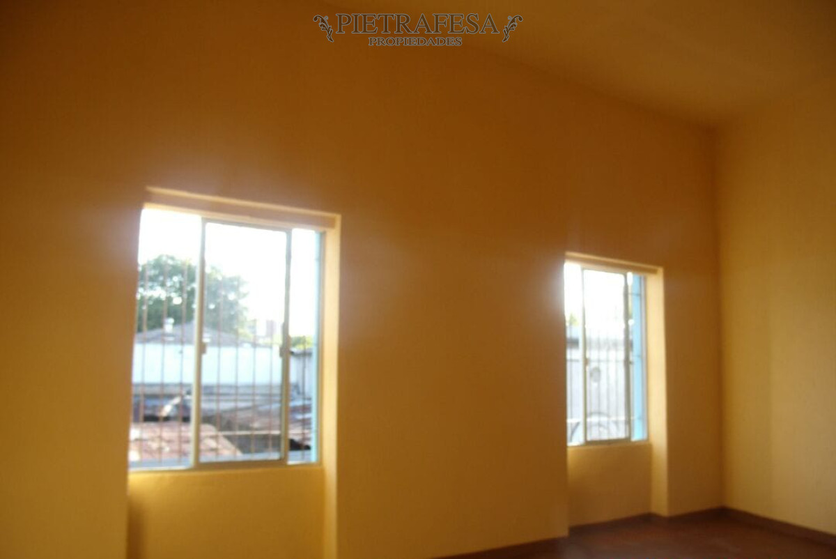 Casa ID.10797 - Casa en venta 8 dormitorios, 4 baños- Cordón