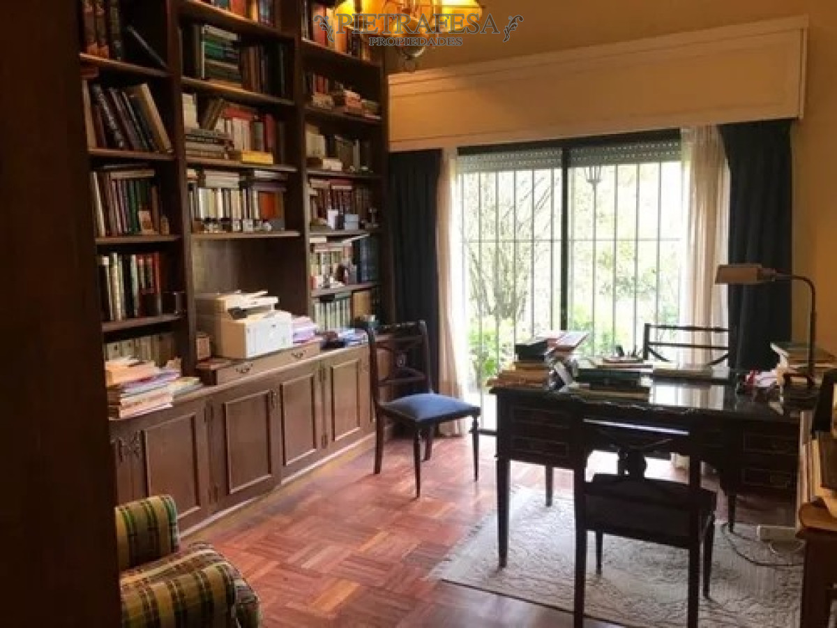 Casa ID.10346 - Casa en venta 5 dormitorios, 8 baños, barbacoa, cochera-Carrasco