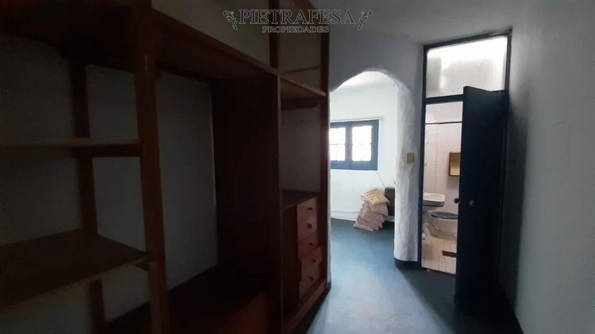 Casa ID.4427 - Casa a la venta - 4 dormitorios - 4 baños - jardín - cochera - Horacio Acosta y Lara - Carrasco Norte