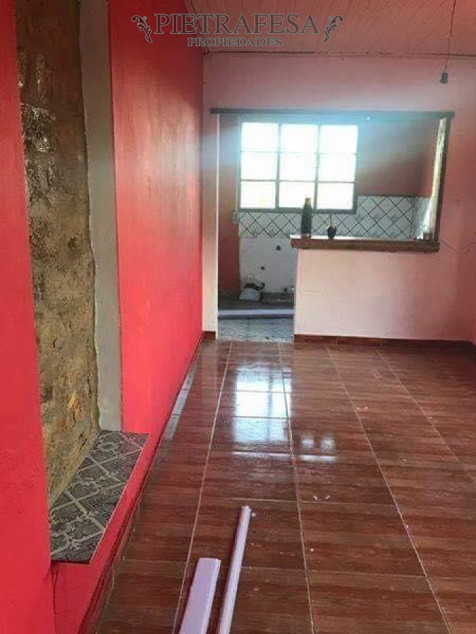 Casa ID.8581 - 2 casas con amplio terreno en venta, 6 dormitorio, 3 baños, cochera- Paso de la Arena