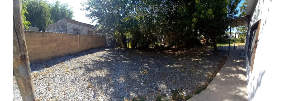 Casa ID.16317 - Casa en alquiler, 2 dormitorios, 1 baño, patio. El Pinar.