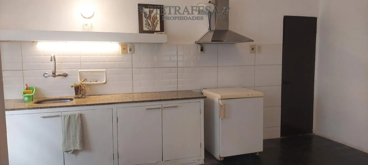 Casa ID.15947 - Casa en alquiler, 2 dormitorios, 2 baños, patio, cochera. Malvin Norte.