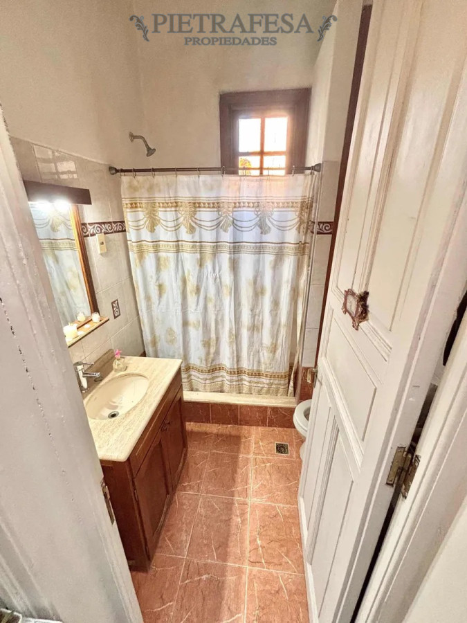 Casa ID.13929 - Casa en venta en Pocitos, 3 dormitorios, 1 baño, terraza.