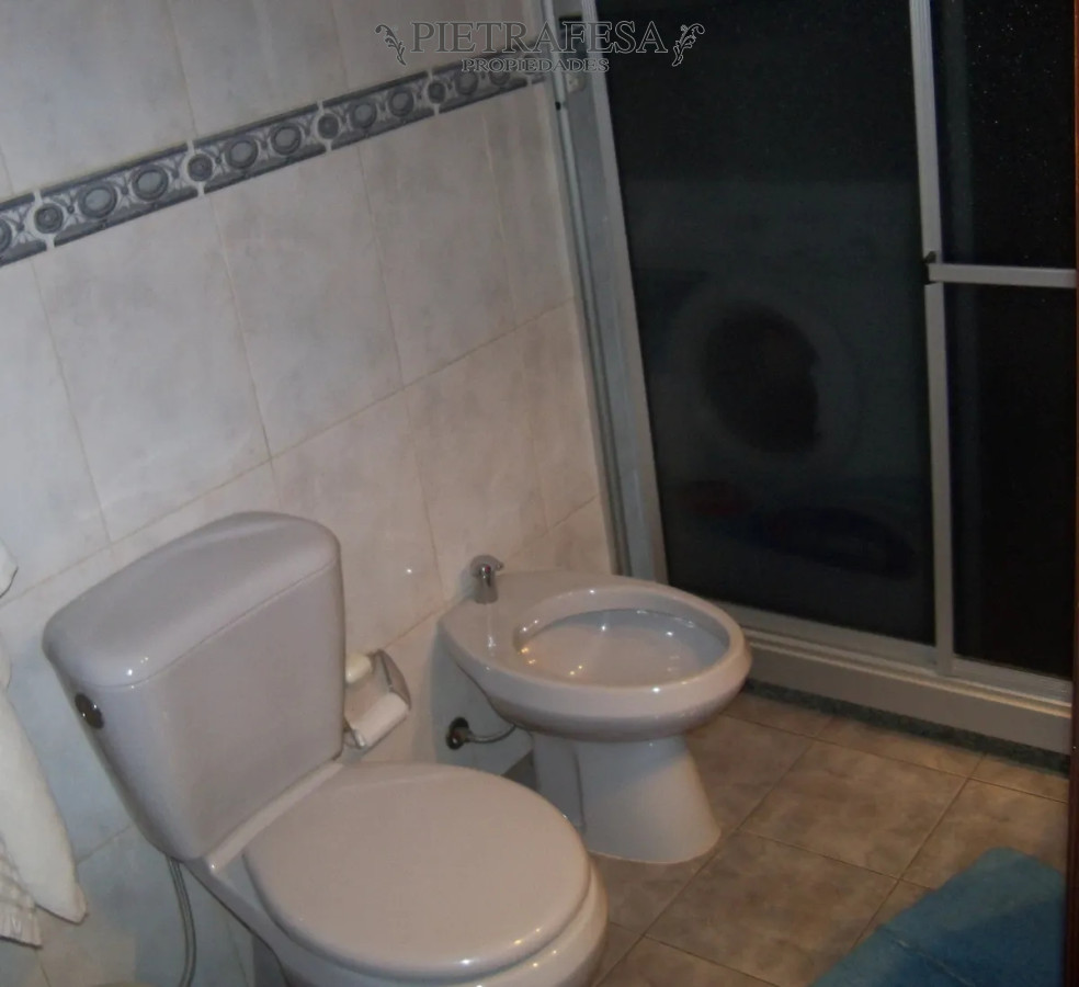 Casa ID.13858 - Casa en venta con piscina, 3 dorm, 4 baños, garaje-Colón 