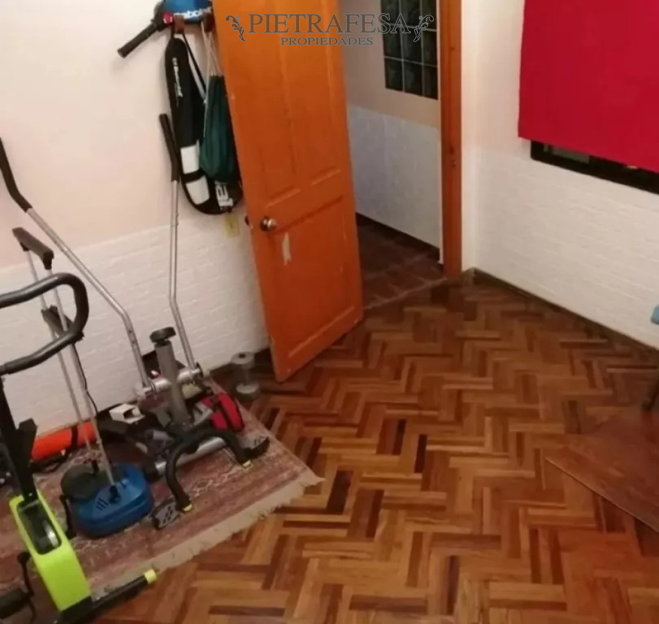 Casa ID.8809 - Casa en venta, 4 dormitorios, 3 baños, patio, barbacoa, garaje, Ramón y Cajal, La Blanqueada.