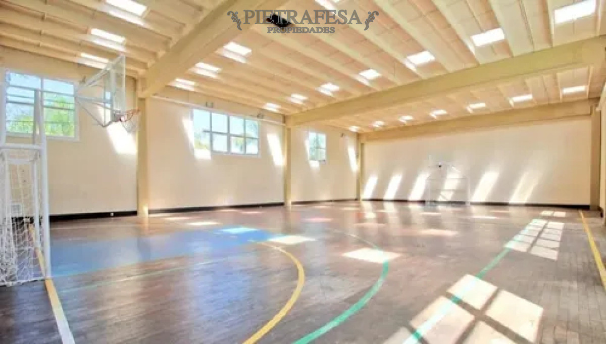 Casa ID.14219 - Casa en venta, 4 dormitorios, 2 baños, barbacoa, piscina, cochera. Cumbres de Carrasco.