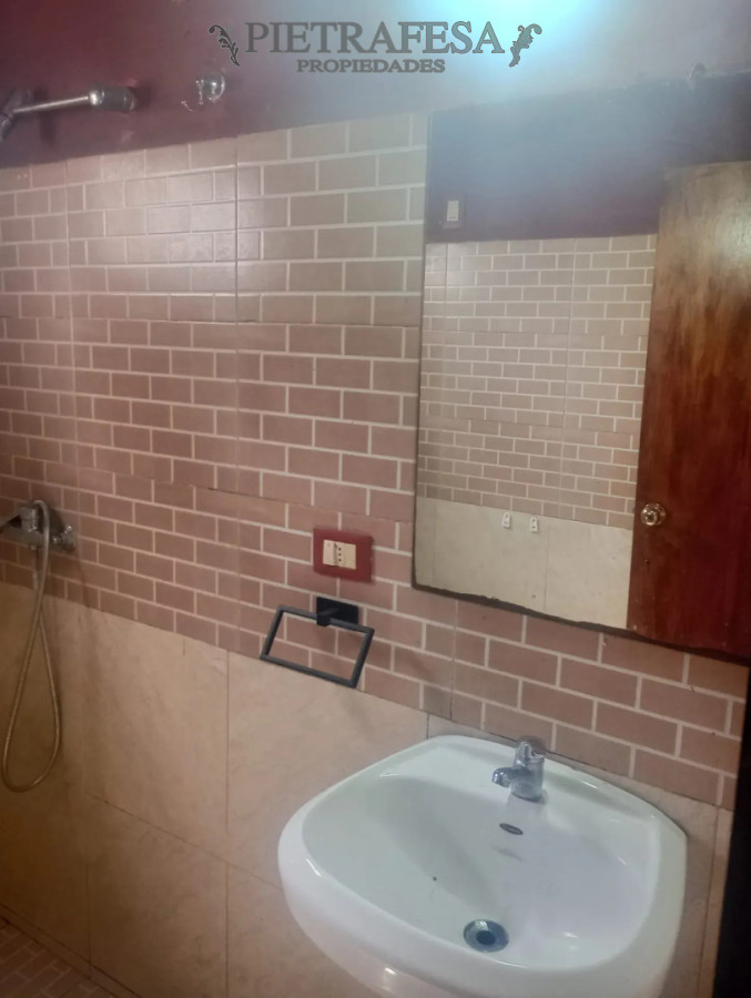 Casa ID.16348 - Casa en alquiler, 1 dormitorio, 1 baño, patio. Solymar.