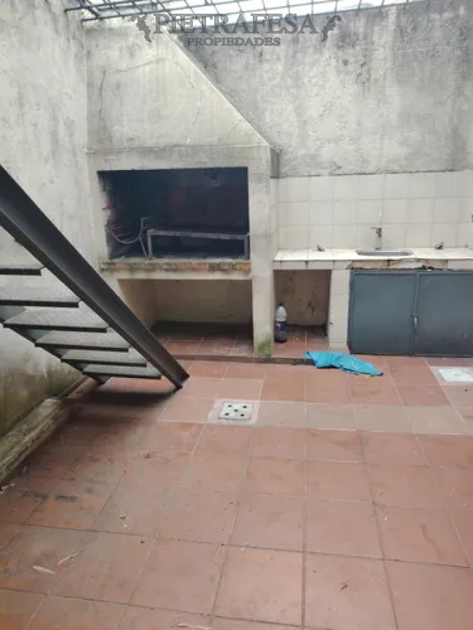 Casa ID.14080 - Casa en alquiler, 3 dormitorios, 2 baños, patio con parrillero, garaje. Carrasco.