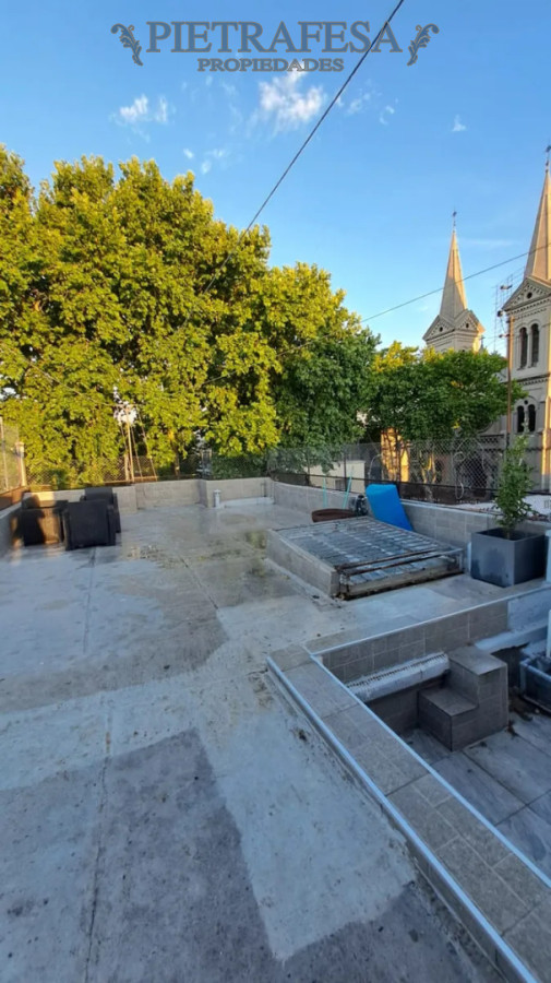 Casa ID.15018 - Casa en venta, 4 dormitorios, 2 baños, terraza con parrillero. Bella Vista.