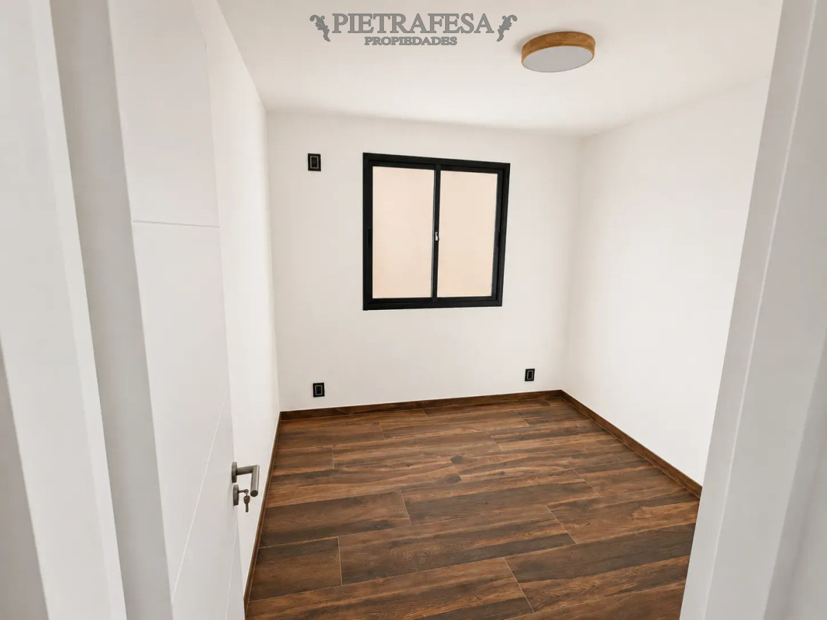 Casa ID.16372 - Casa en venta a estrenar - 5 dormitorios - 2 baños - Patio - Cochera SOLYMAR 