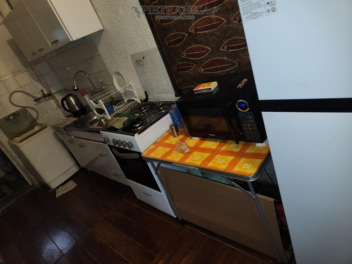 Casa ID.7987 - Casa mas apto en venta, 3 dormitorios, 2 baños, fondo y cochera-  José Piendibene -Jardines del Hipódromo