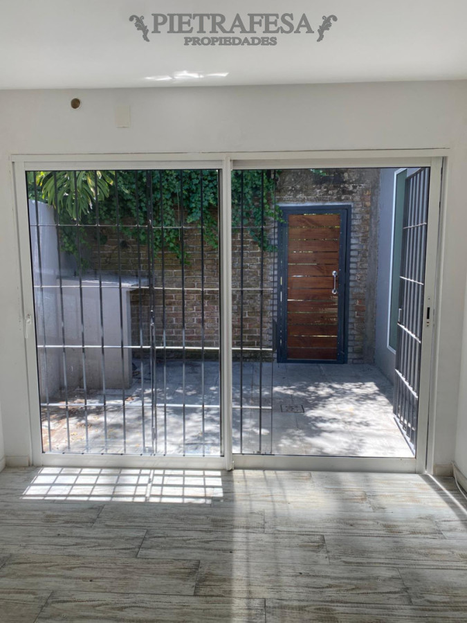 Casa ID.16238 - Apartamento 1 dormitorio con vestidor y patio en Punta Gorda