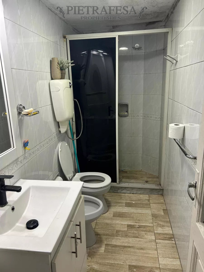 Casa ID.8513 - Casa en venta 5 dormitorios, 1 baño-Canelones- Cordón