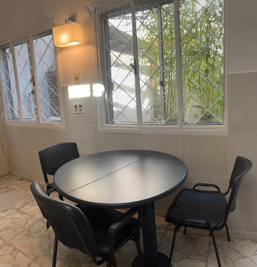 Casa ID.13275 - Casa en alquiler, 5 dormitorios, 4 baños, patio, gge, Pocitos.