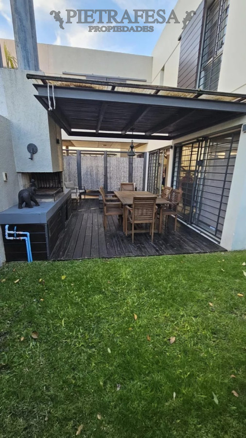 Casa ID.9844 - Casa en venta 3 dormitorios, 3 baños, patio-Carrasco