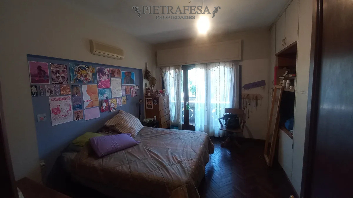 Casa ID.15014 - Casa en venta, 3 dormitorios, 2 baños, patio con parrillero. Punta Carretas.