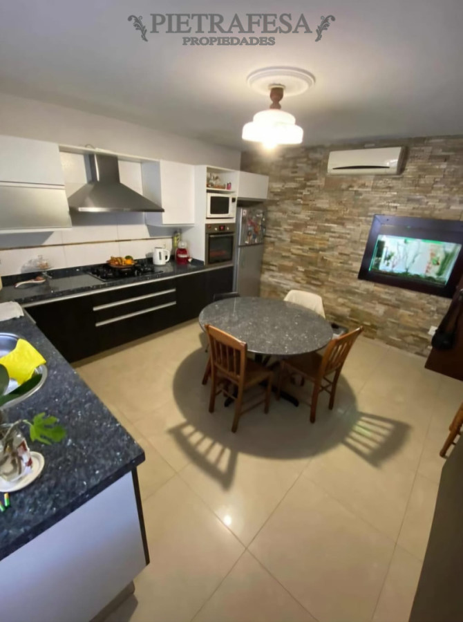 Casa ID.15606 - Casa + galpón en alquiler, 3 dormitorios, 2 baños, patio, barbacoa, garaje. Malvin Norte.