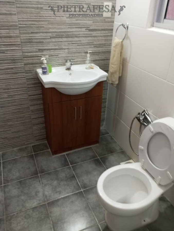 Casa ID.10668 - Casa en venta 2 dormitorios, 1 baño, patio- Tres Cruces