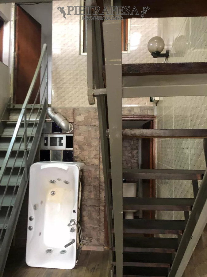 Casa ID.7676 - Casa en venta, Con Renta  3 dormitorios, 1 baño y barbacoa-Antonio Diaz - Prado 