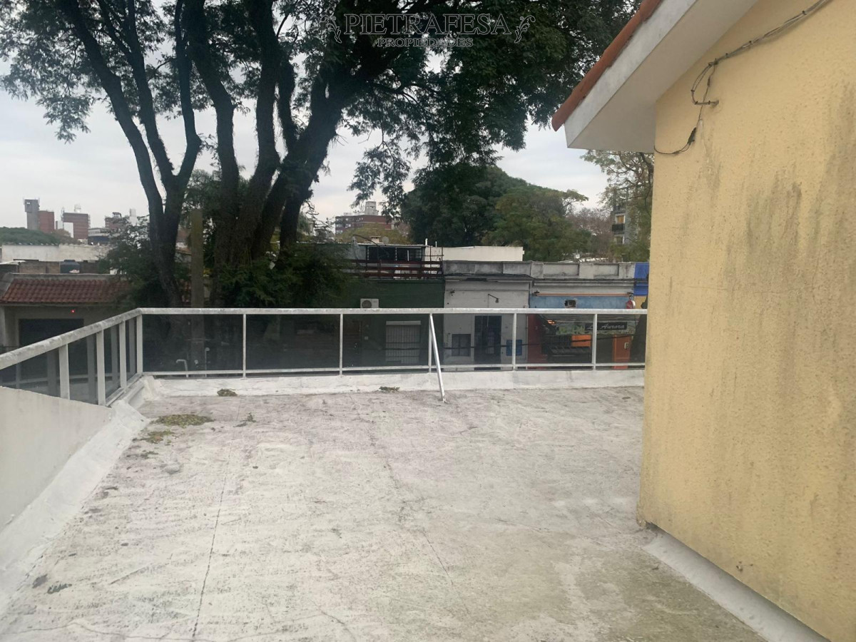 Casa ID.8990 - Casa en venta 3 dormitorios, 3 baños, patio, gje- Buceo
