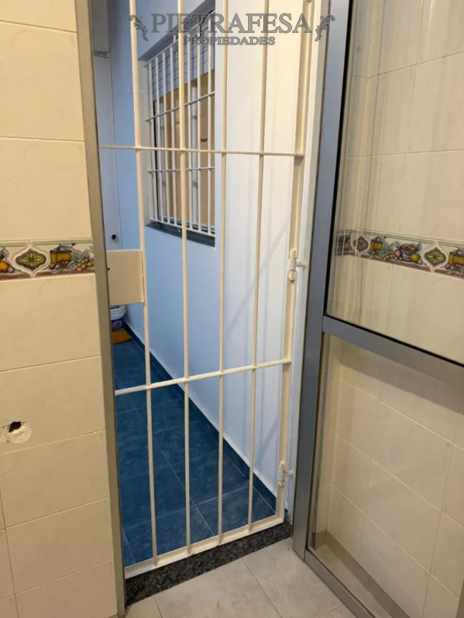 Casa ID.15914 - Casa en alquiler, 1 dormitorio, 1 baño, patio. Parque Batlle.