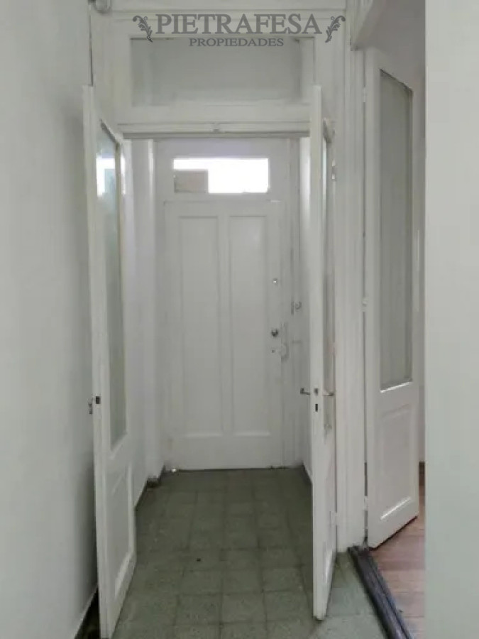 Casa ID.14382 - Casa en alquiler, 2 dormitorios, 1 baños, cochera. Punta Carretas.