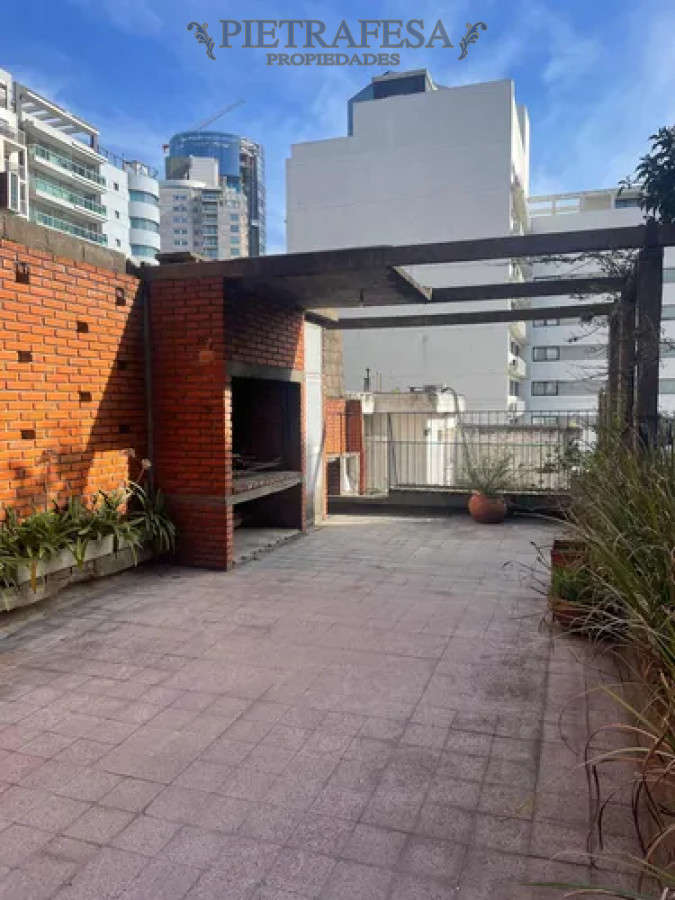 Casa ID.13690 - Casa en alquiler, 3dormitorios, 3baños, garaje, terraza. Puerto del Buceo.