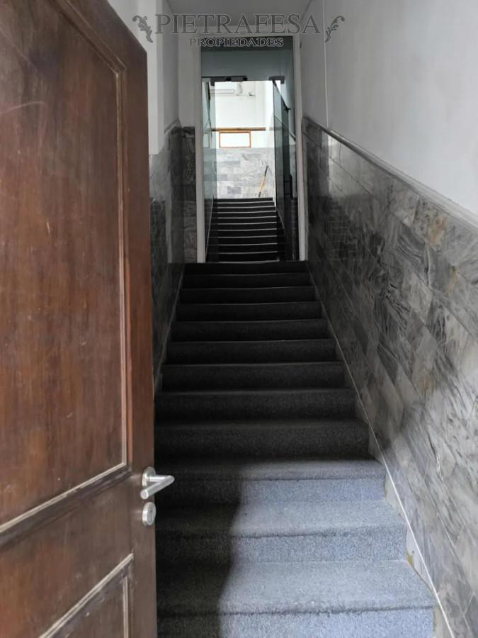 Casa ID.14985 - Casa en alquiler, 4 dormitorios, 2 baños, balcón. Centro.