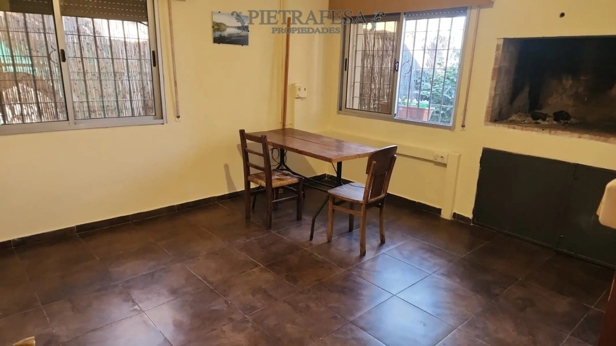 Casa ID.14532 - Casa en alquiler, 2 dormitorios, 1 baño, patio, cochera. Parque Carrasco.