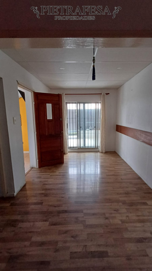 Casa ID.13885 - Casa amplia en venta 2 dormitorios, 1 baño, cochera-Maroñas