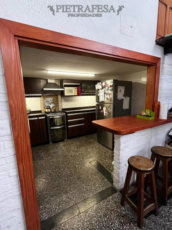 Casa ID.5778 - Casa en venta 4 dormitorios, 2 baños, patio, azotea y garaje-Charrúa -Cordón