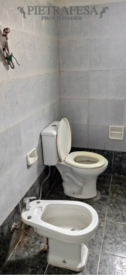 Casa ID.2519 - Casa y apartamento en venta 2 dormitorios 1 baño, fondo y cochera-Magenta-Buceo