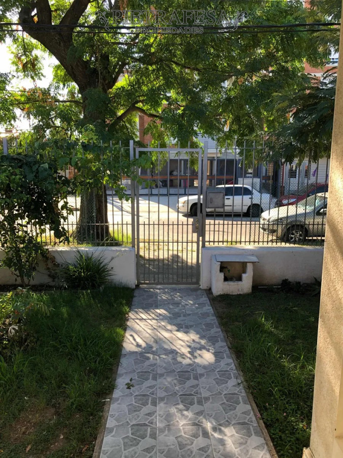 Casa ID.13641 - Casa en venta 2 dormitorios, 2 baños, fondo- garaje-La Blanqueada 