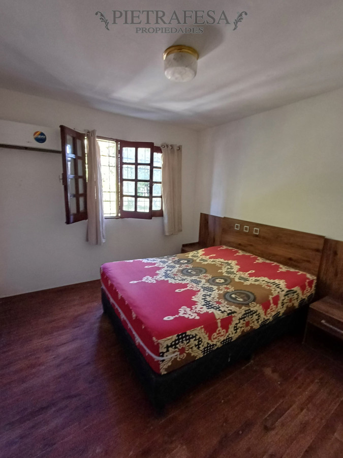 Casa ID.9296 - Casa en alquiler, 1 dorm, 1 baño, cochera. Aires Puros.