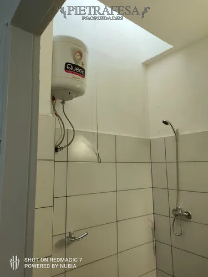 Casa ID.14497 - Casa + galpones en alquiler, 2 dormitorios, 1 baño, patio con parrillero, garaje. Bella Italia.