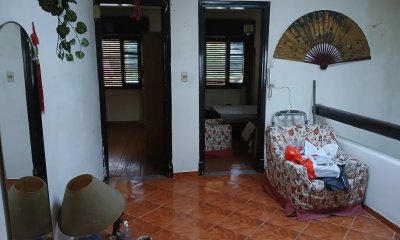 Casa en venta 3 dormitorios, 2 baño, azotea-La Comercial