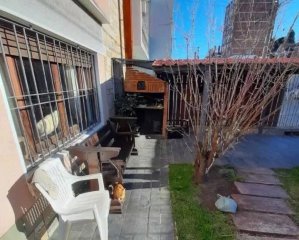 Casa en venta 2 dormitorios, 1 baño, patio y cochera- Plutarco- Buceo